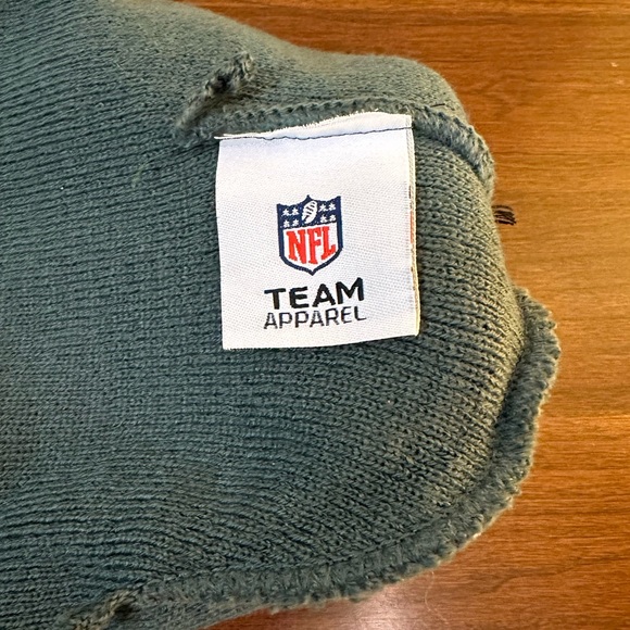 NWOT Green Bay Packers Embroidered "G" Logo Pom Beanie - Picture 9 of 9